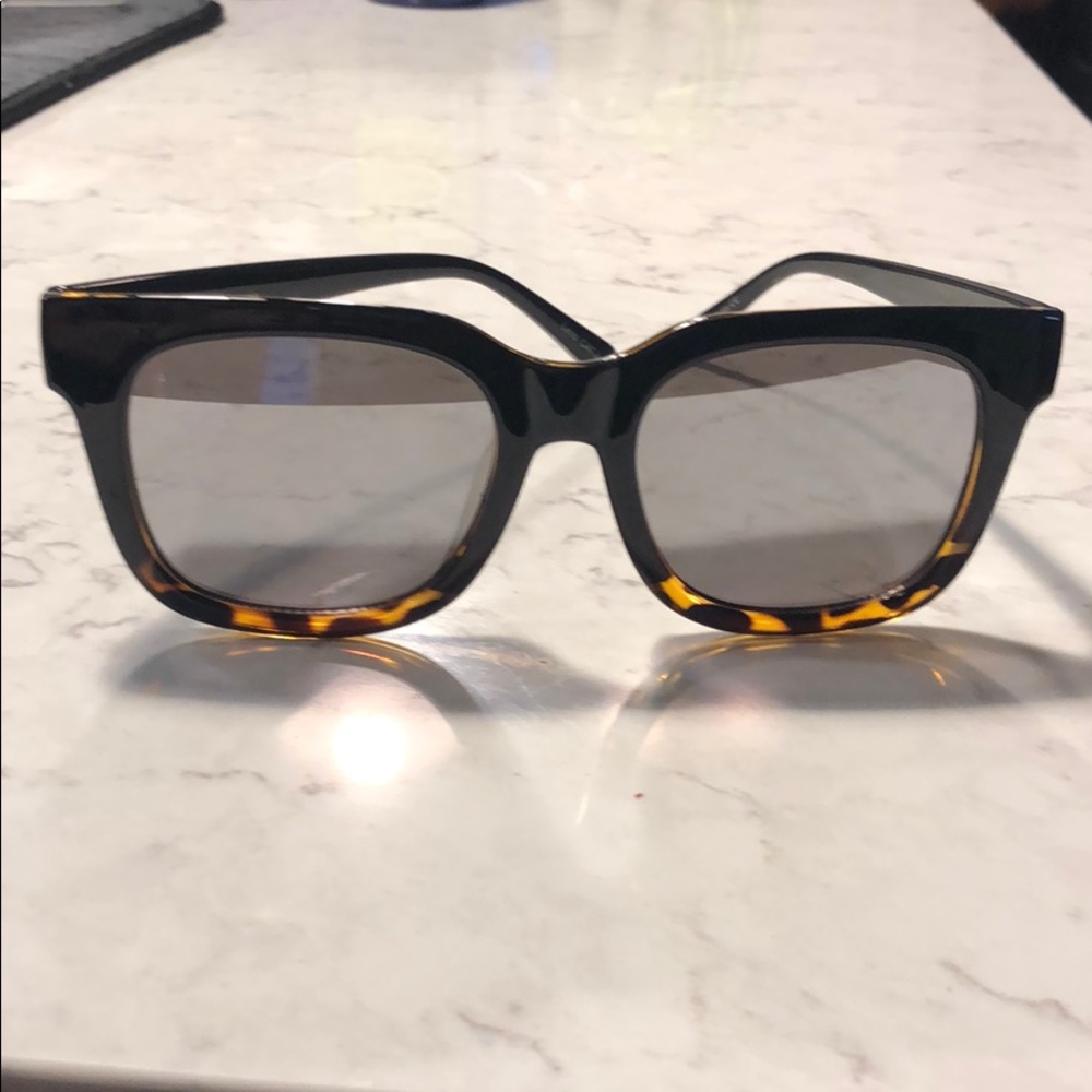 Quay Australia Sunnies - 2 toned w/ mirror lenses